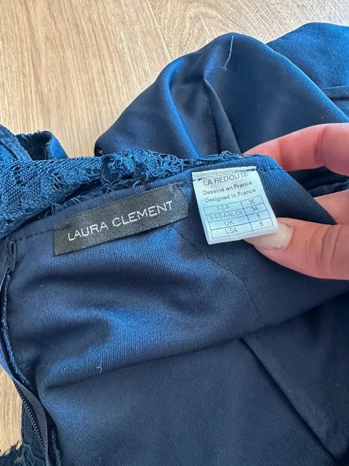 Robe bleue en dentelle Laura Clément taille 36 - photo numéro 5