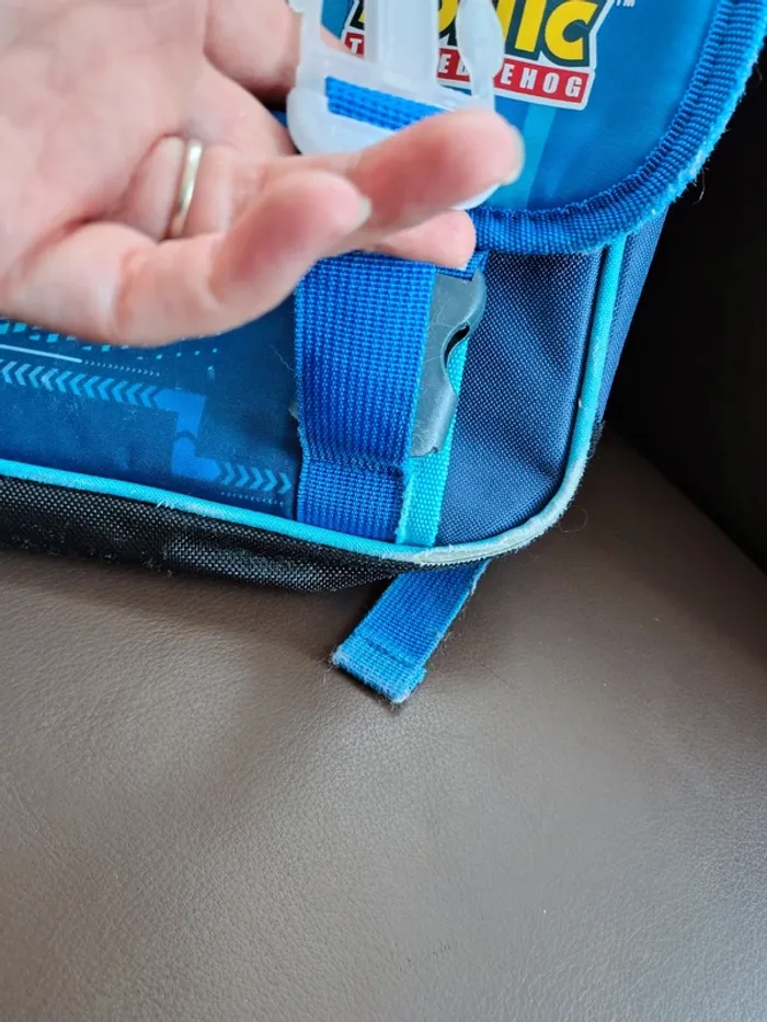 Grand cartable sonic a fait deux ans avec mon fils - photo numéro 3