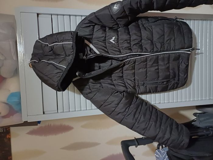 blouson à capuche pour garçons Taille 6 ans
