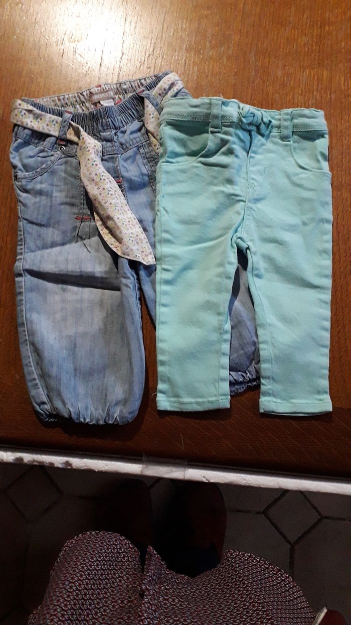 Lot de 2 jeans fille taille 12 mois