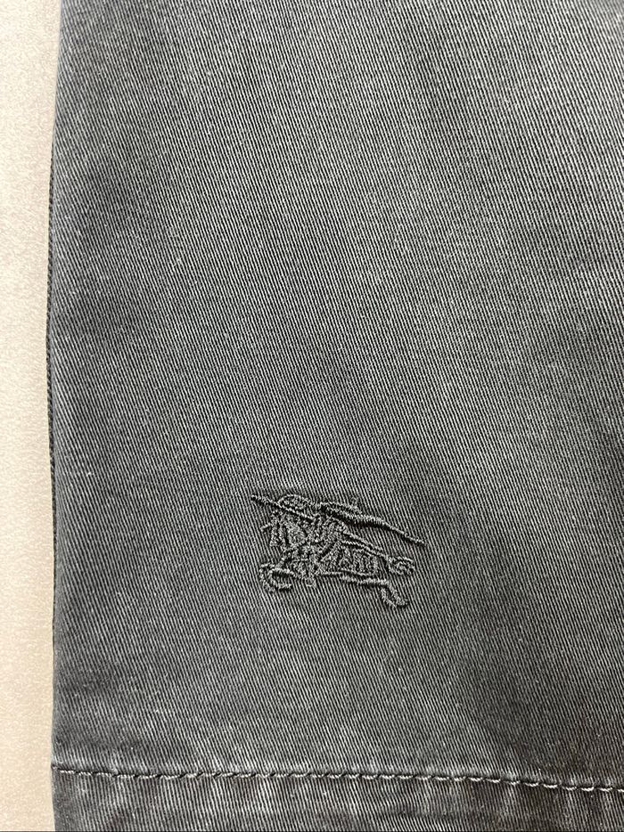 Short chino Burberry Brit noir taille 38 - photo numéro 2