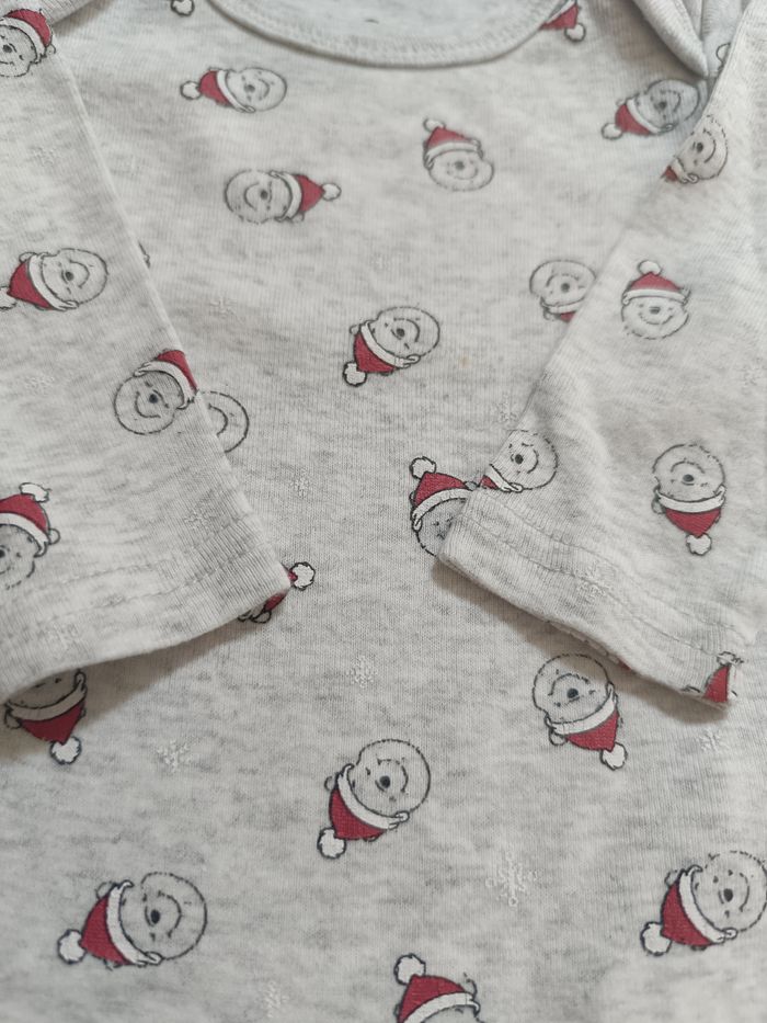 Deux bodys Winnie l'ourson 3 mois - photo numéro 3