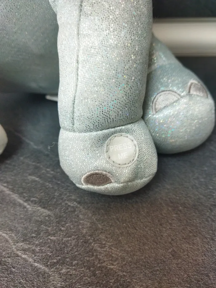 Peluche dumbo musical 100 ans Disney - photo numéro 4