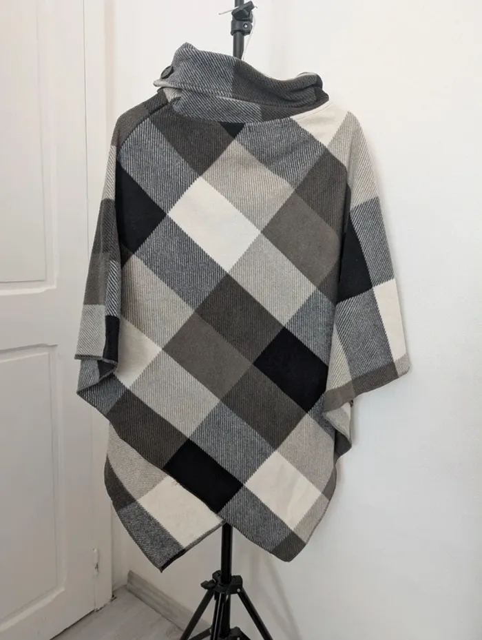 Poncho T.U - photo numéro 4