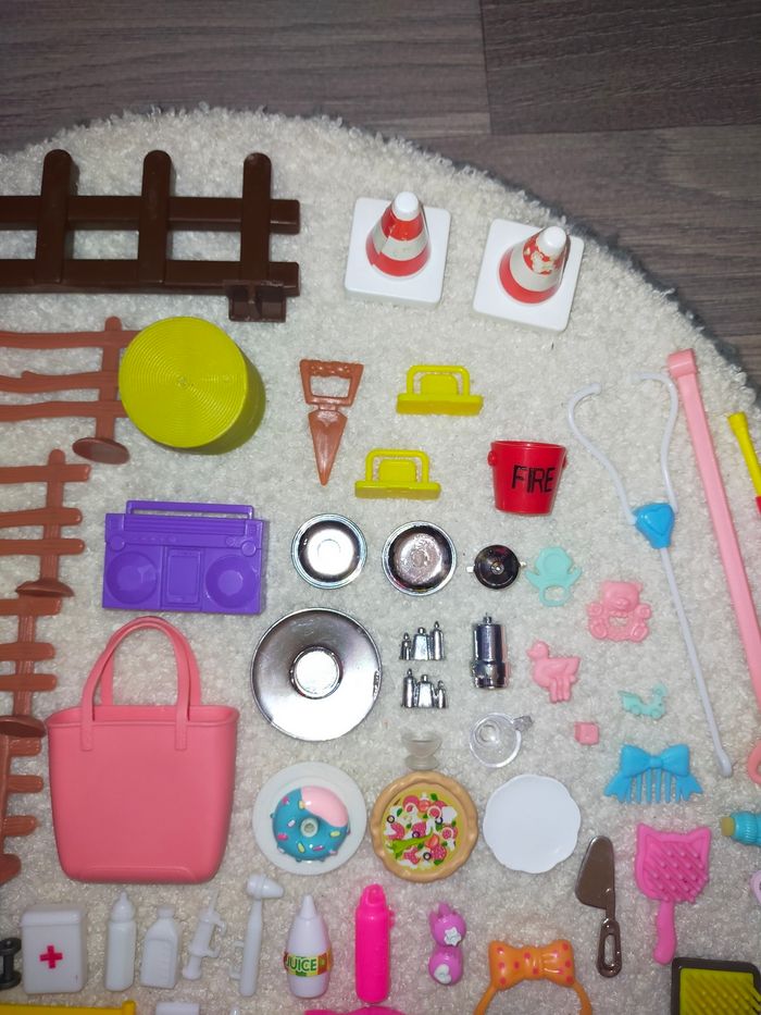 Lot divers accessoires pour poupée barbie Bratz - photo numéro 3