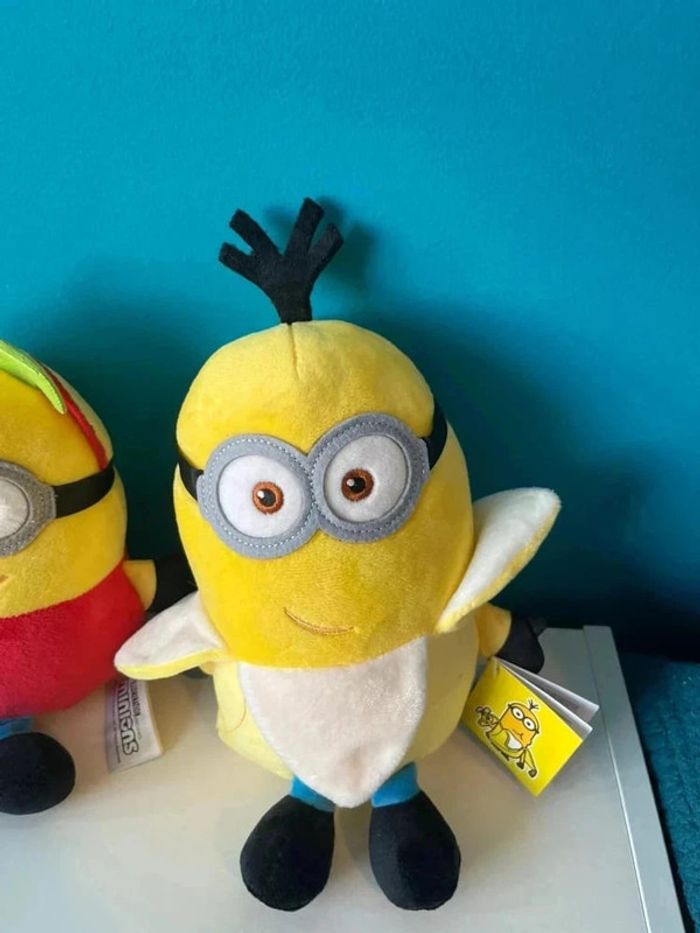 2 peluches minions 30 cm environ - photo numéro 2