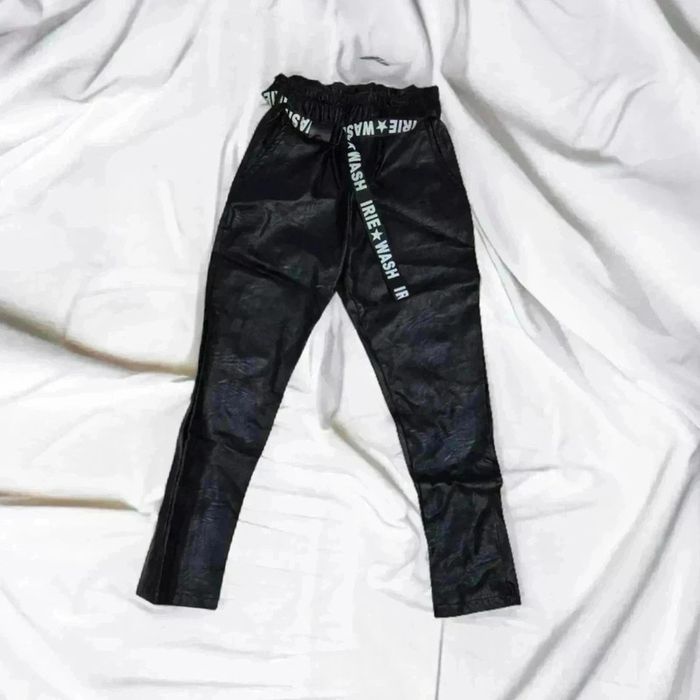 Pantalon simili noir🌹 6 ans🌹 fille