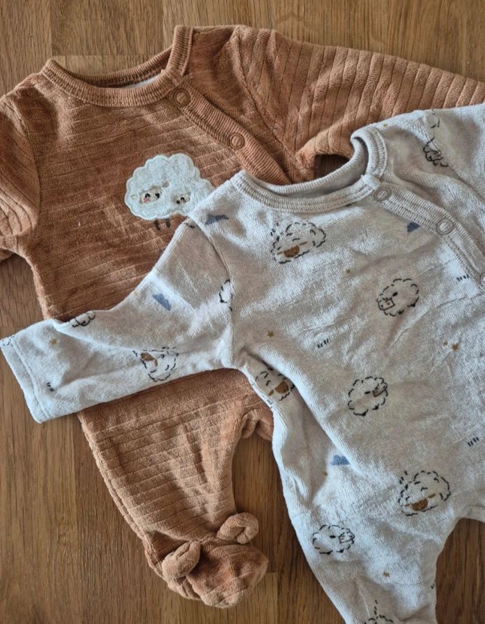 Lot 2 pyjamas Kiabi 0 mois - photo numéro 2