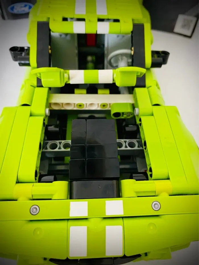 LEGO Technic 42138 - Ford Mustang Shelby GT500 - Complet avec Notice - photo numéro 6