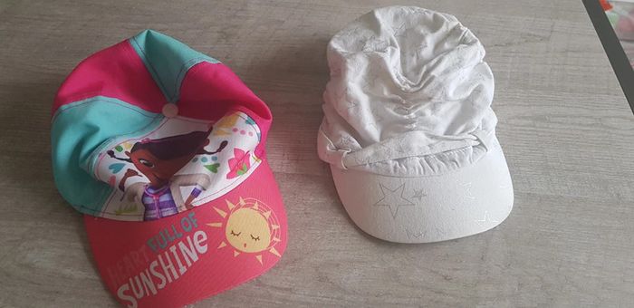 Lot de casquettes