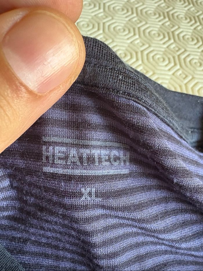 T-shirt Uniqlo Heat tech manches longues - photo numéro 2
