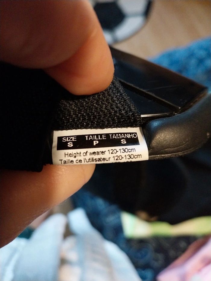 Protèges tibia Nike taille s comme neuf - photo numéro 2