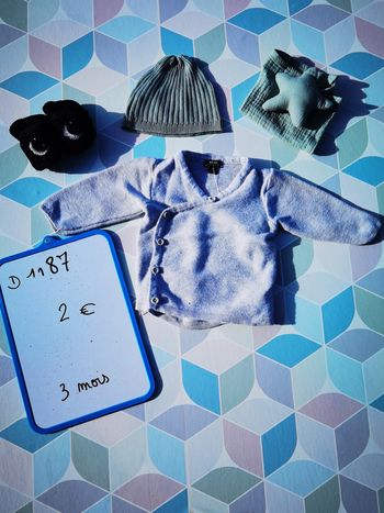 D1187 - gilet/brassière garçon 3 mois