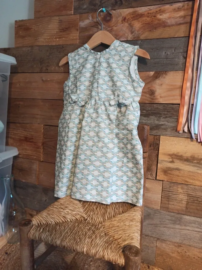 Robe fait main legere 3 ans tbe - photo numéro 2