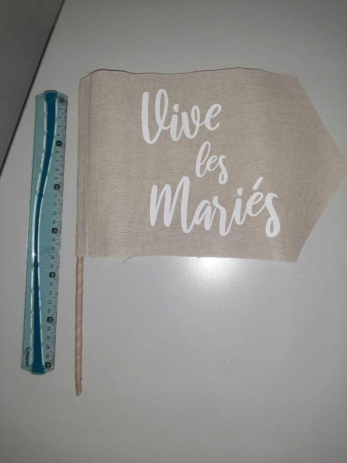Drapeau "Vive les mariés" neuf - photo numéro 2