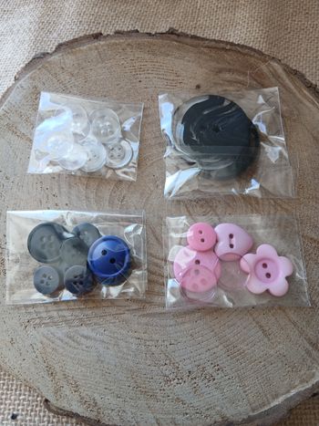 Lot de 4 sachets de boutons