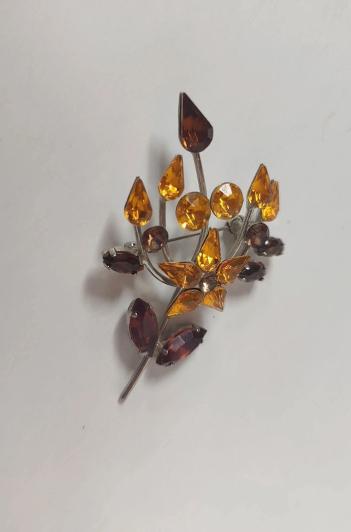 Broche florale ambrée vintage