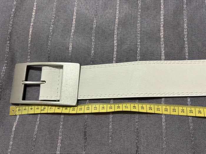 Ceinture blanche avec boucle rectangulaire en métal argentée/chromée 95 cm neuve - photo numéro 3