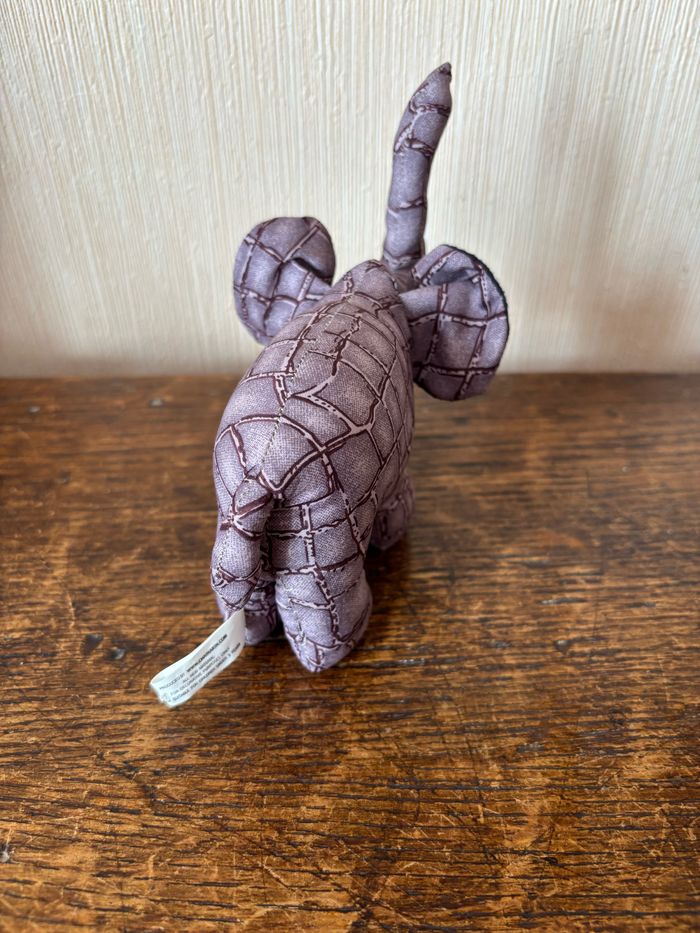 petit éléphant en tissu - photo numéro 4