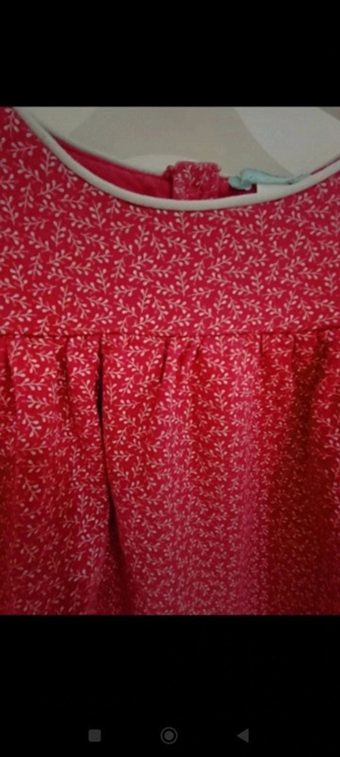 Jolie robe fleurie 3 ans - photo numéro 2