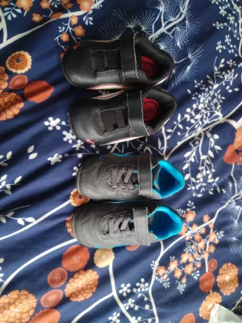 Lot de 2 paires de baskets 22