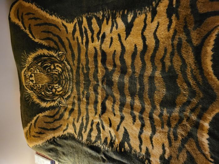 couvre lit , tigre , couverture fausse fourrure 180 x 200 - photo numéro 6