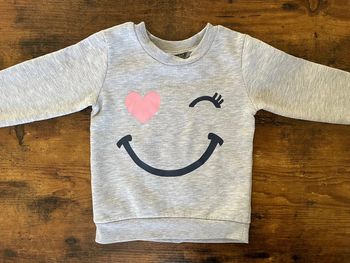Sweat gris avec smiley