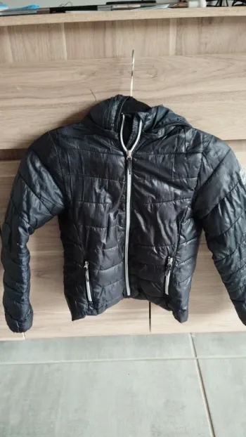 Doudoune légère taille 9/10 ans h&m fille