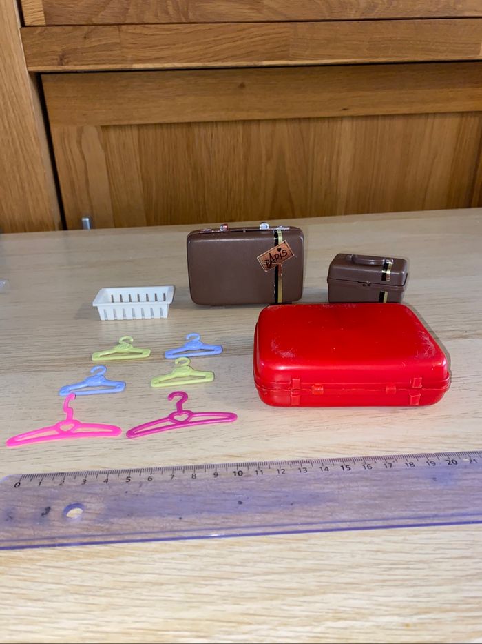 Accessoires poupée mannequin valises cintres - photo numéro 3