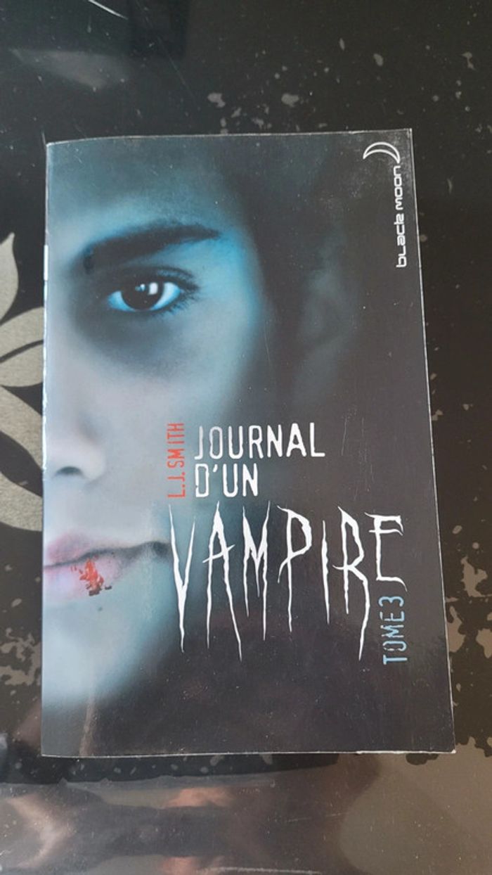 Lot 7 livres Journal d'un vampire - photo numéro 3