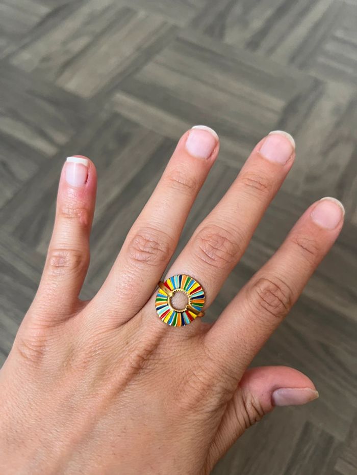 Très jolie Bague dorée extensible