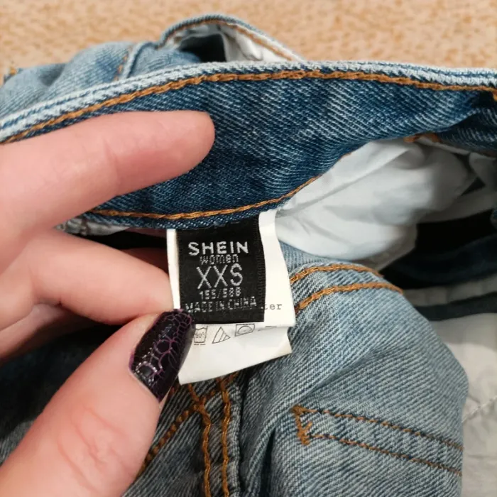 Jean taille haute Shein t.32/34 - photo numéro 4