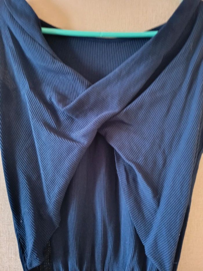 Robe sans bretelles . Courte. Marque Pinepo (947) - photo numéro 4