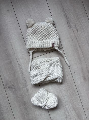 Ensemble : bonnet + tour de cou + moufles