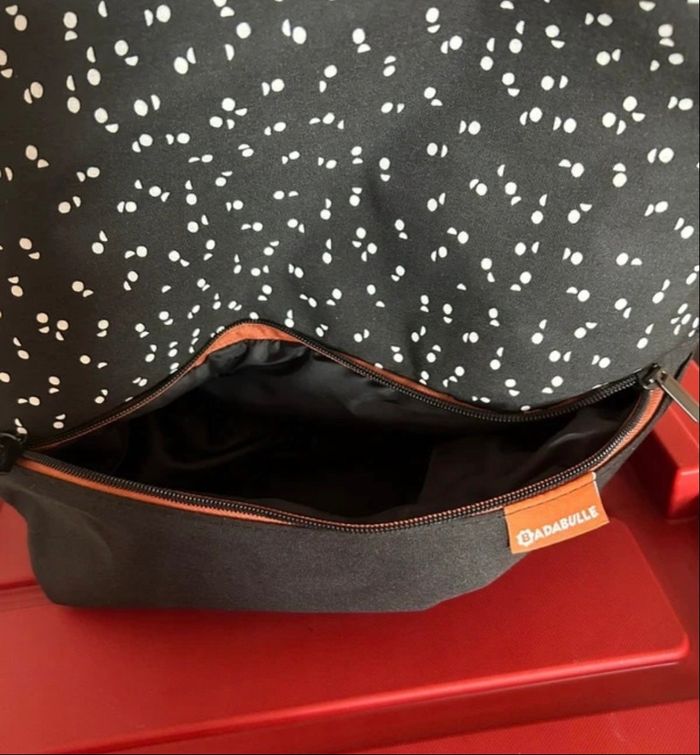 Sac à langer Badabulle neuf avec tapis à langer intégré - photo numéro 4