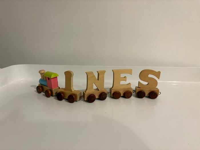 Train en bois prénom Inès - photo numéro 2