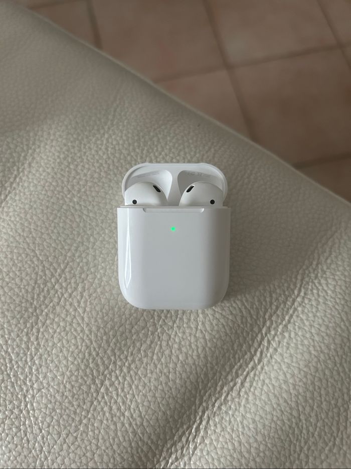 AirPods 2
