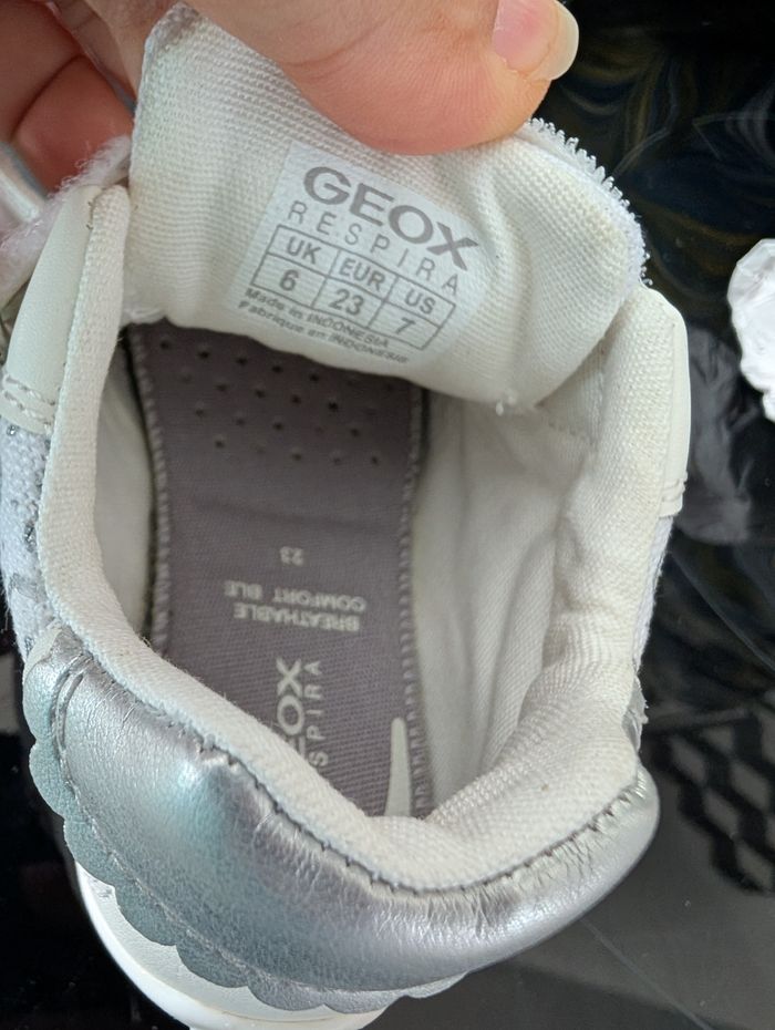 Chaussures fille. Taille 22. Neuf. Geox - photo numéro 7