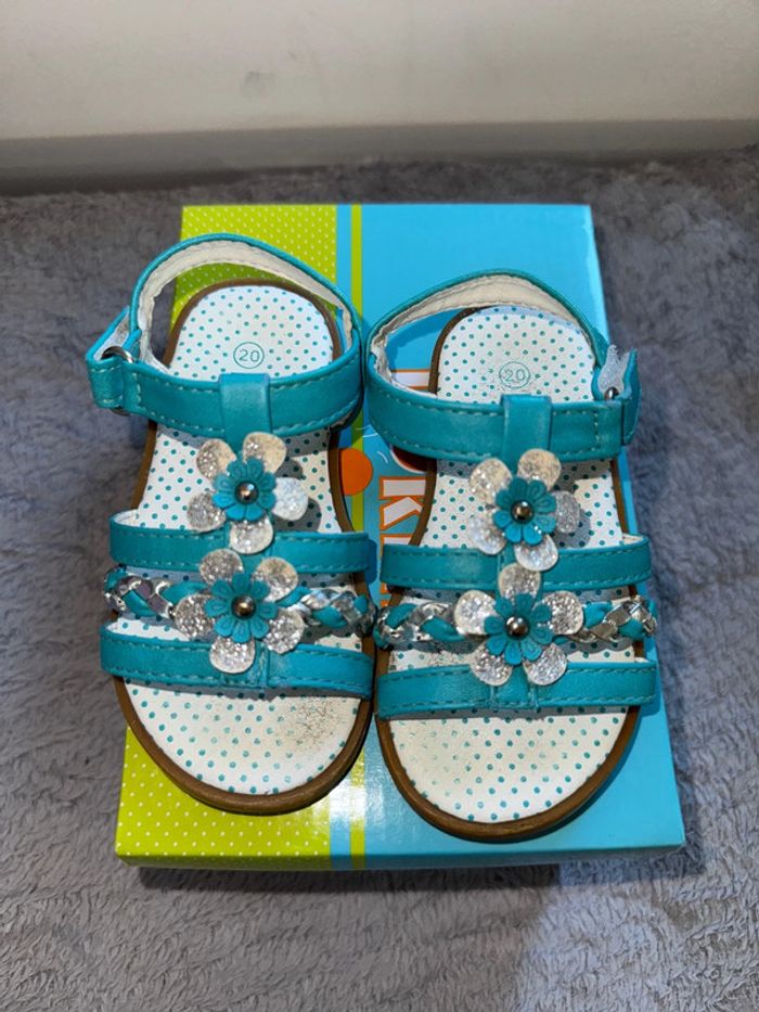 Sandales bébé 20 TBE neuves bleues - photo numéro 4