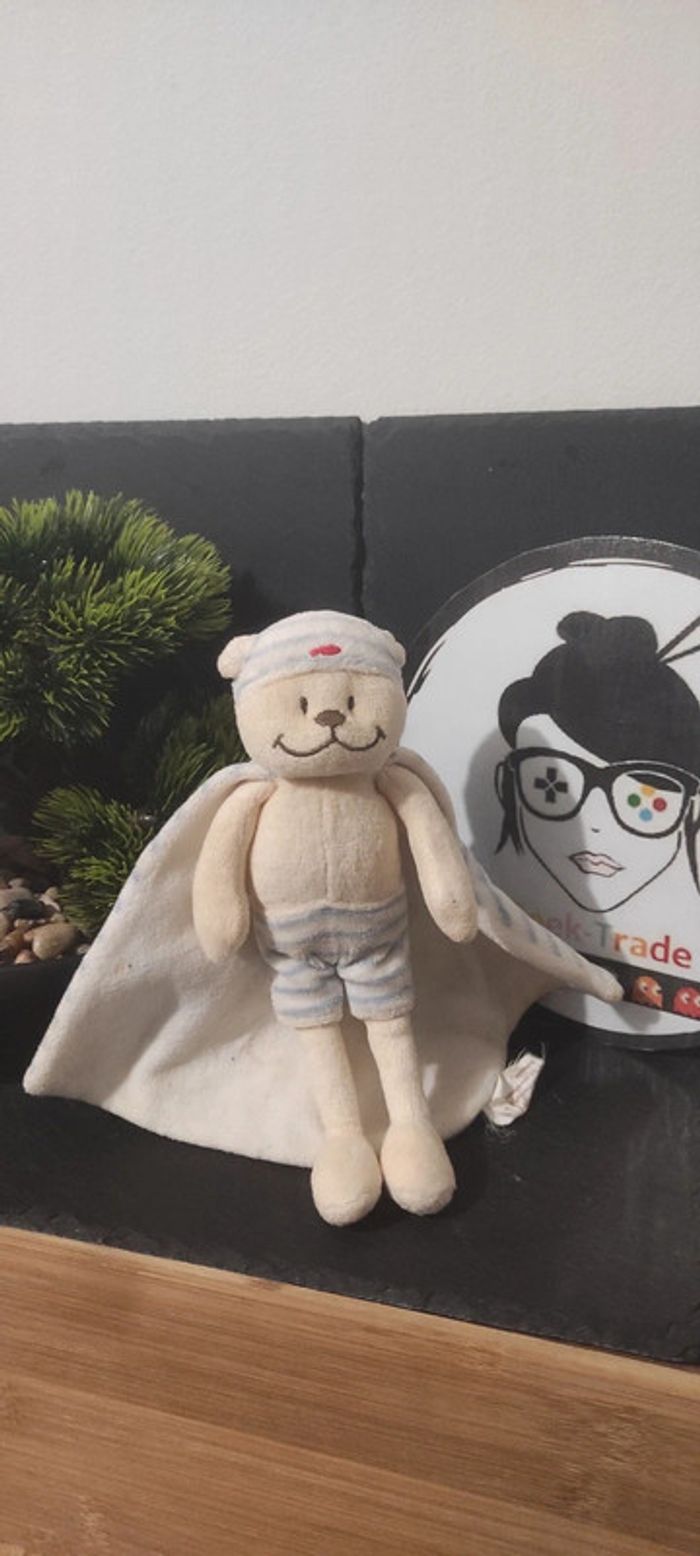 Doudou ours marin Amtoys bengy plat cape mouchoir ours beige rayé rayure Bonnet