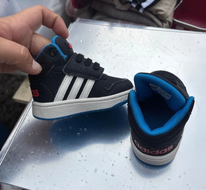 Basket adidas taille 18 - photo numéro 7