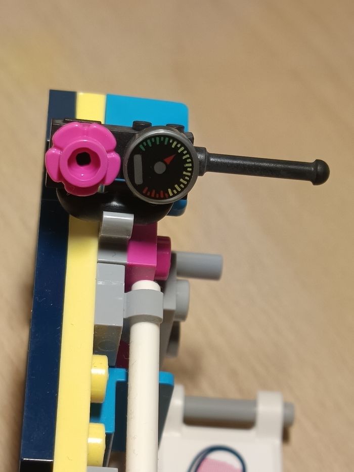 🚒🖥️🧑🏽💻🌺 Lego Friends - le véhicule de mission d'Olivia (complet sans boîte ni notice) - photo numéro 4