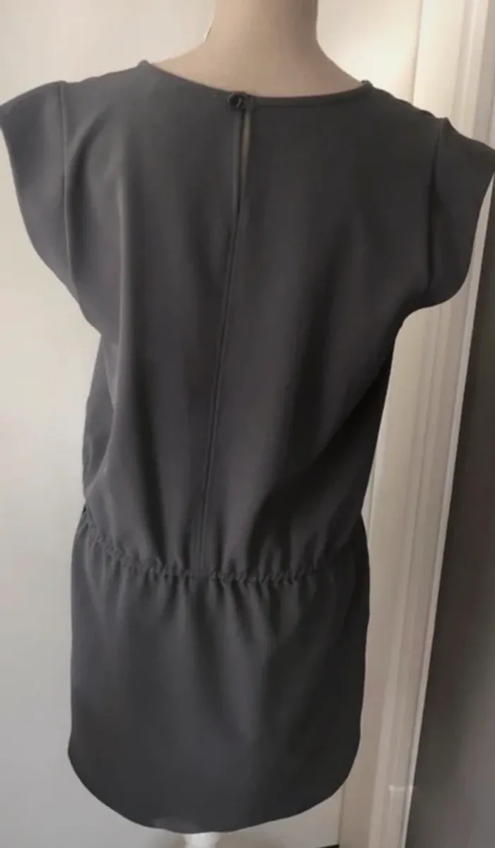 Deby debo  Robe tunique grise et dentelle noir  femme taille 38 - photo numéro 4