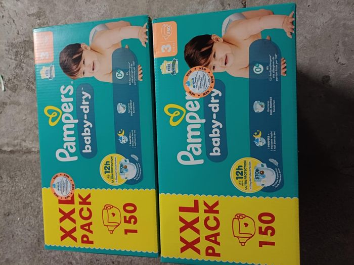 2 boîte de couche Pampers taille 3 a 55€