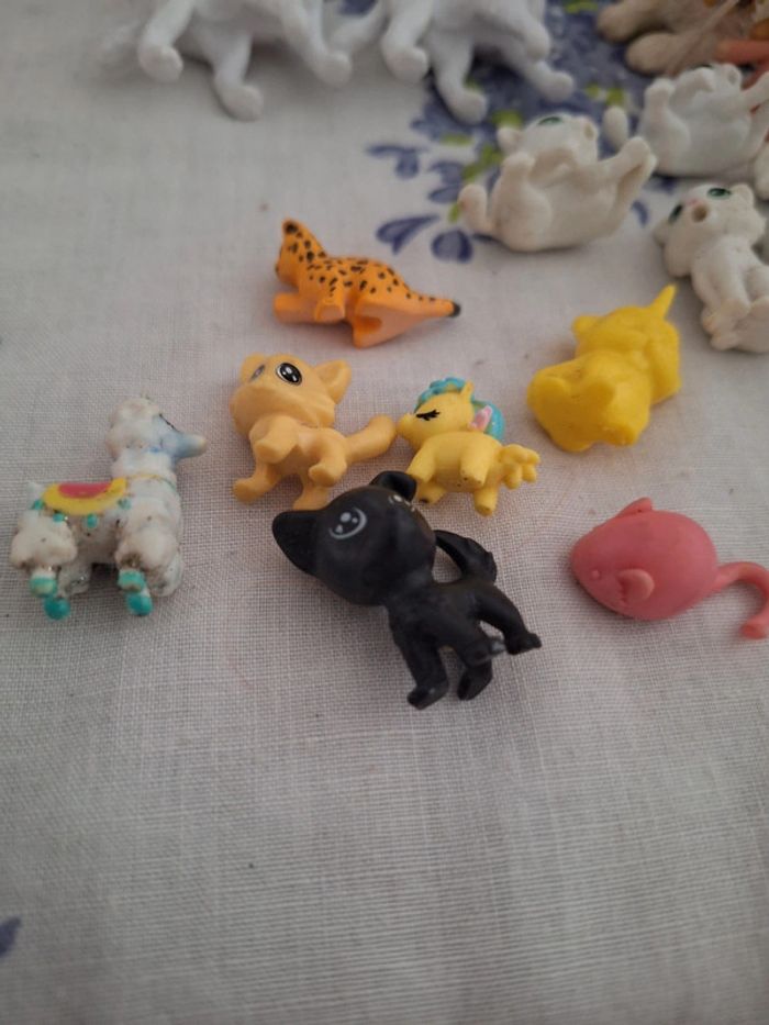 Figurines différentes