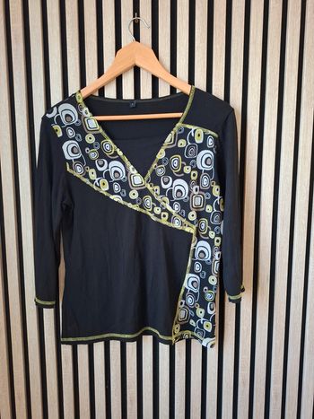Blouse fluide noire imprimée motifs T40