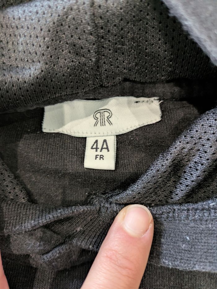 Sweat capuche 4 ans noir - photo numéro 3