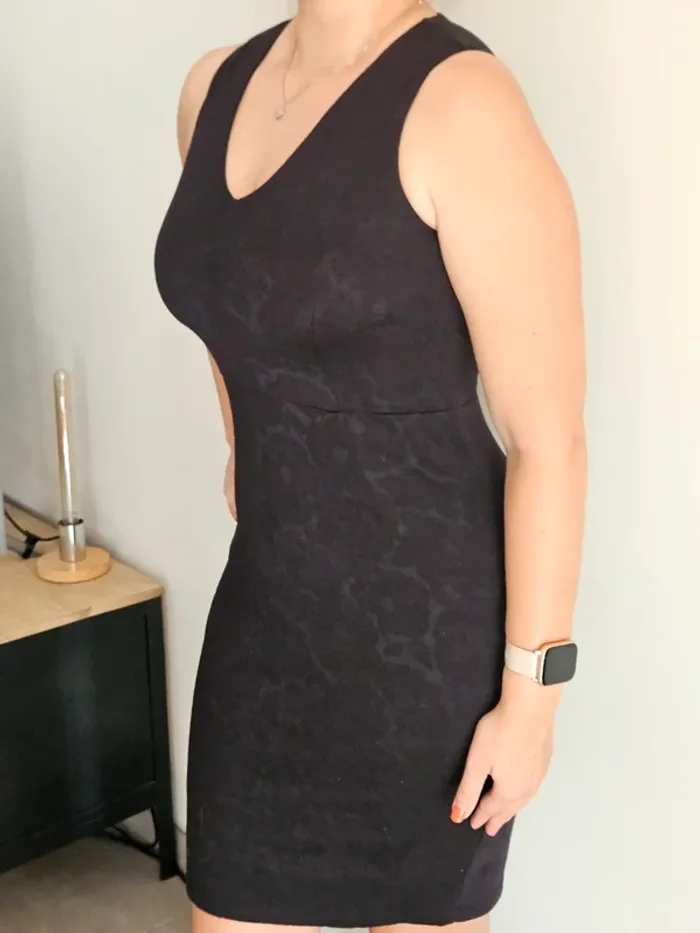 Robe noire cintrée - photo numéro 3