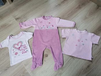 Lot de 3 vêtements roses bébé 12 mois