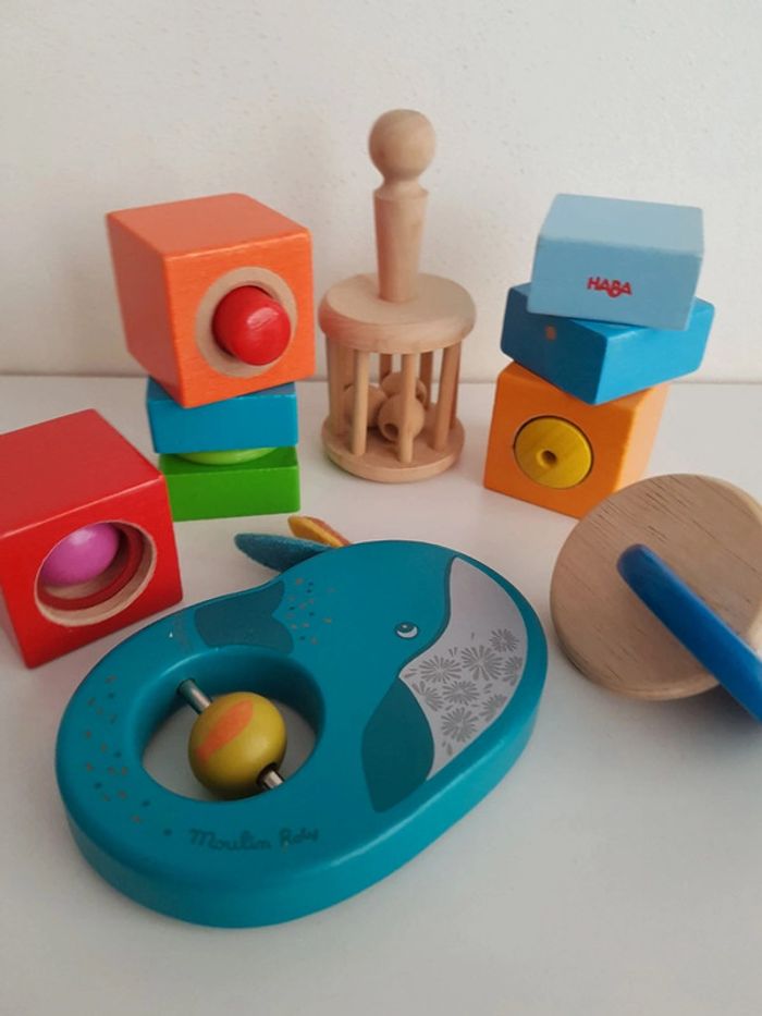 Cubes sensoriels en bois Haba et hochet Moulin Roty - photo numéro 15